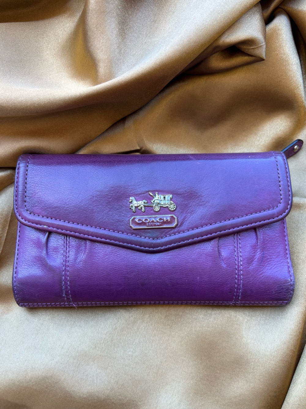 Vintage Coach Madison Leather Tri-fold Wallet with Gold Carriage 💜